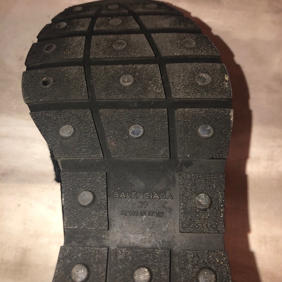 Authentic Balenciaga Black Race Runners - Picture 5 of 6
